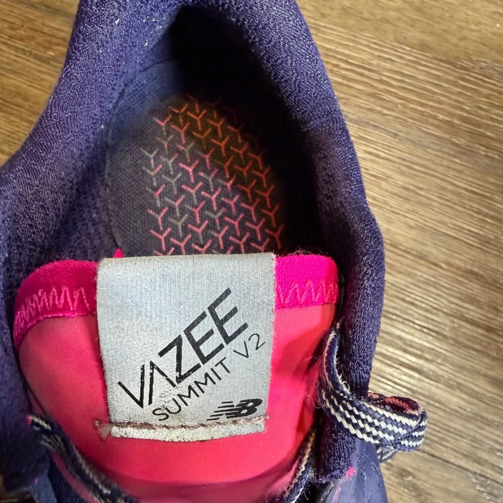 New Balance Vazee Summit‎ v2 Womens 7.5 D Wide Trail Running Shoes Blue Pink